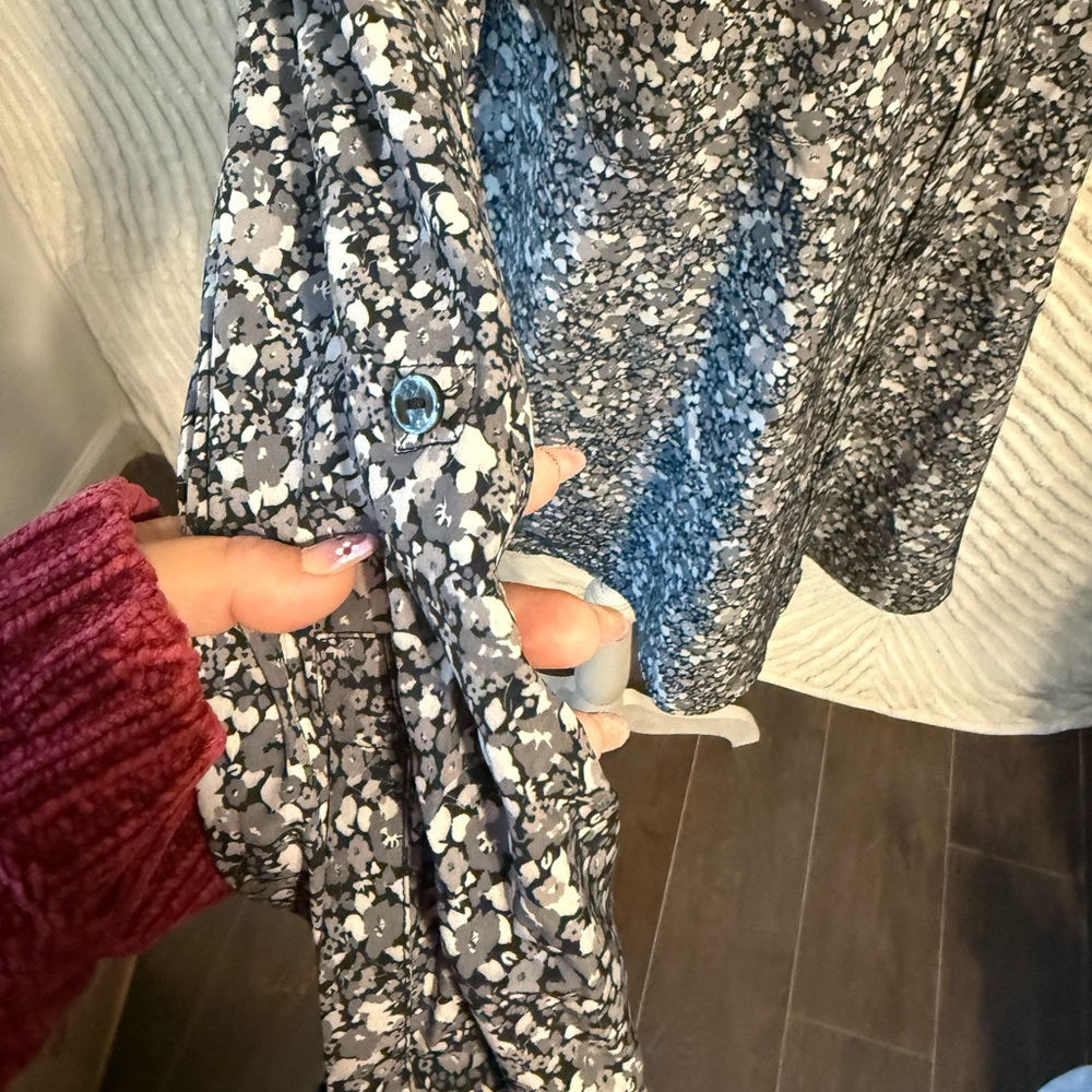 Lands' End Black and Gray Floral Button-Up Shirt - Picture 3 of 11